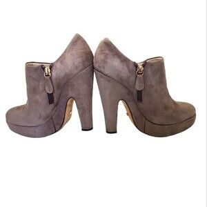 EUC Jerome C Rousseau Italy women's luxury runway suede leather ankle boots grey